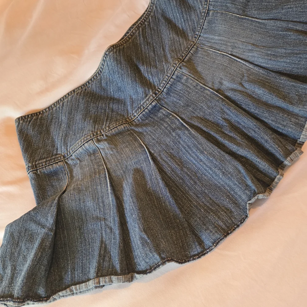 Vintage Aeropastle Mini Skirt - Picture 6 of 9